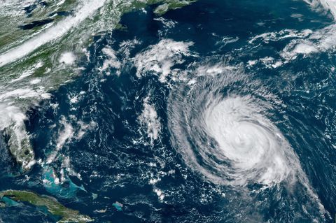 Hurricane Larry jagte 2021 über den Nordatlantik und erreichte schließlich Neufundland in Kanada. Im Gepäck hatte er neben Regen und Sturm auch viel Mikroplastik, wie eine Studie jetzt gezeigt hat