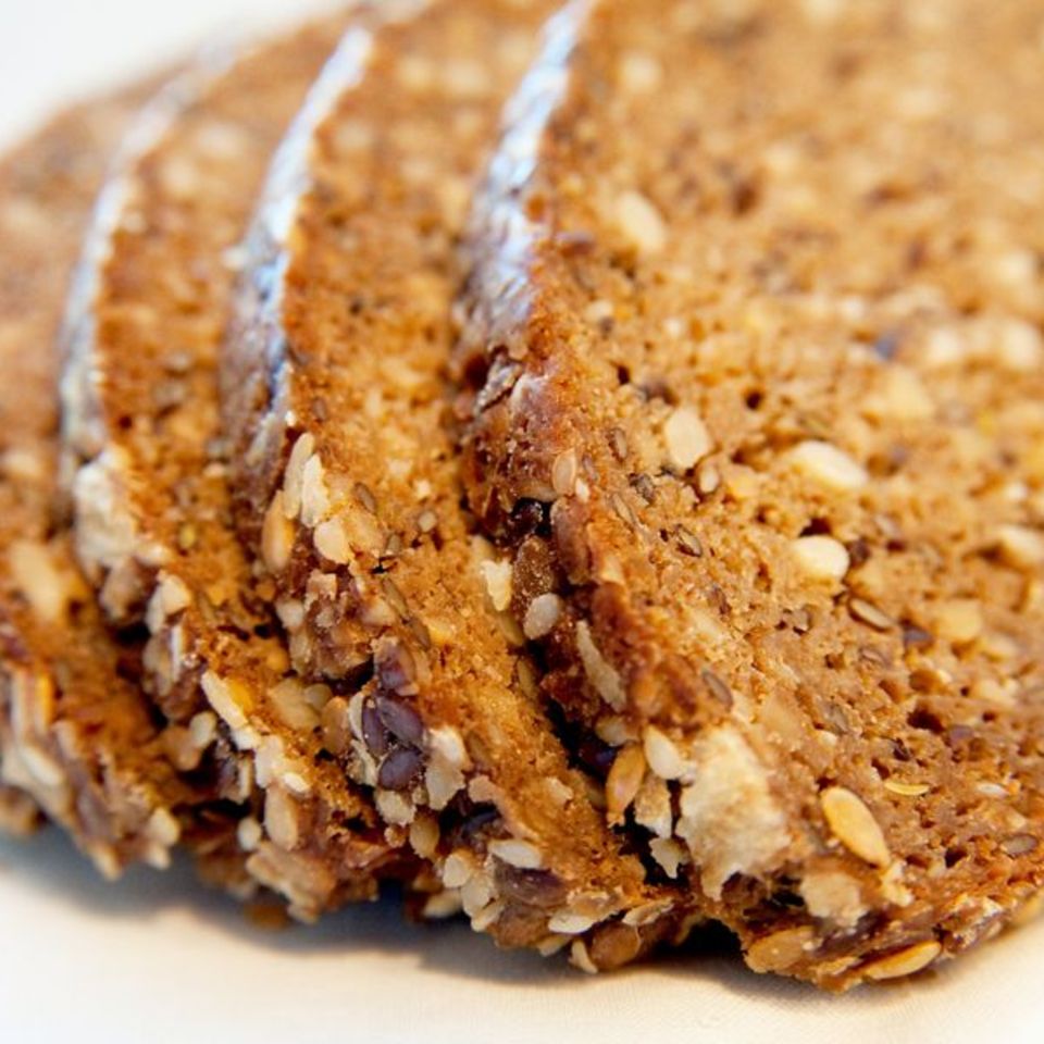 Eiweißbrot in Scheiben geschnitten