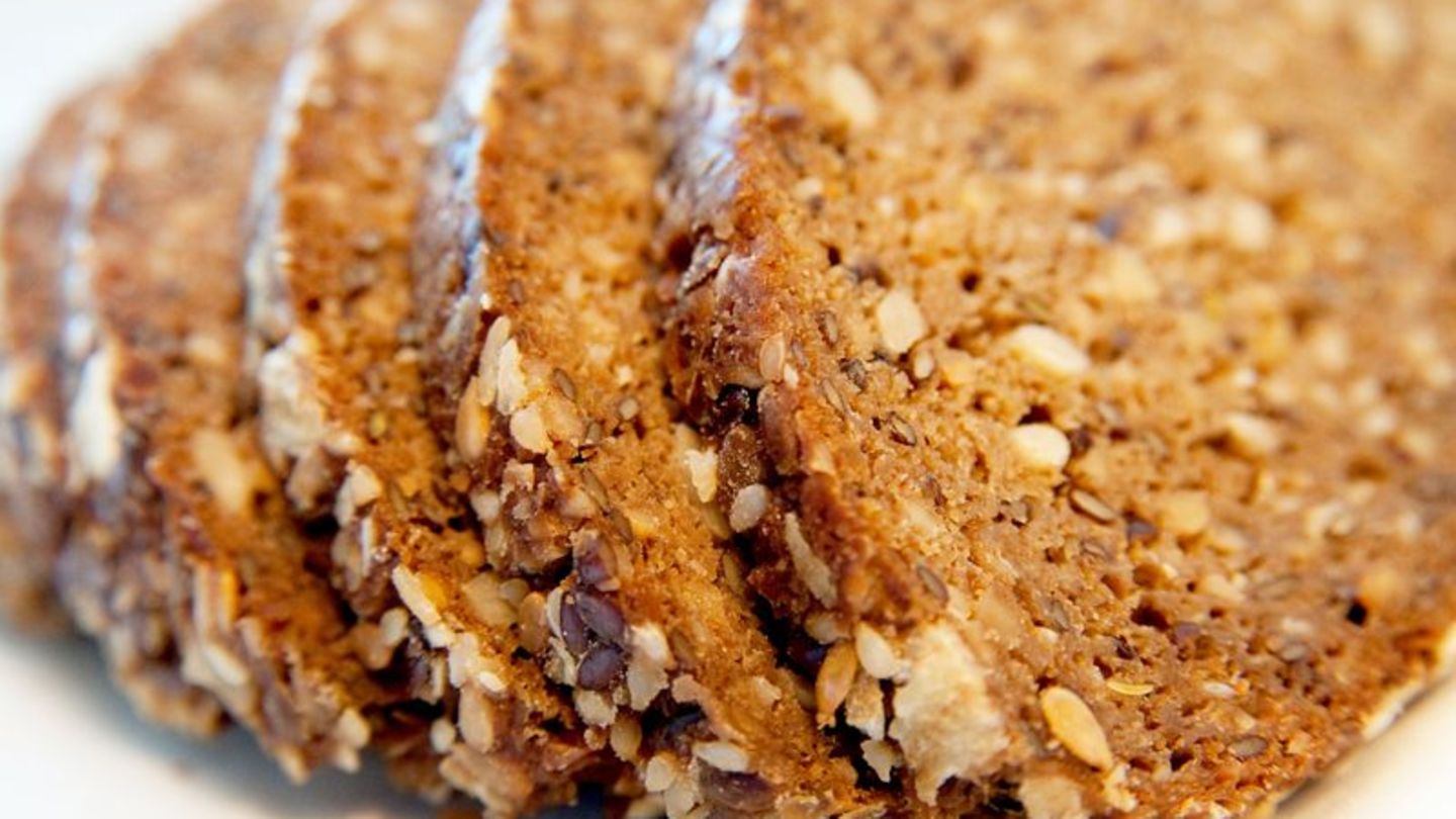 Eiweißbrot in Scheiben geschnitten