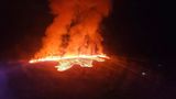 Fließende Magma beim Vulkanausbruch auf Island im Januar 2024