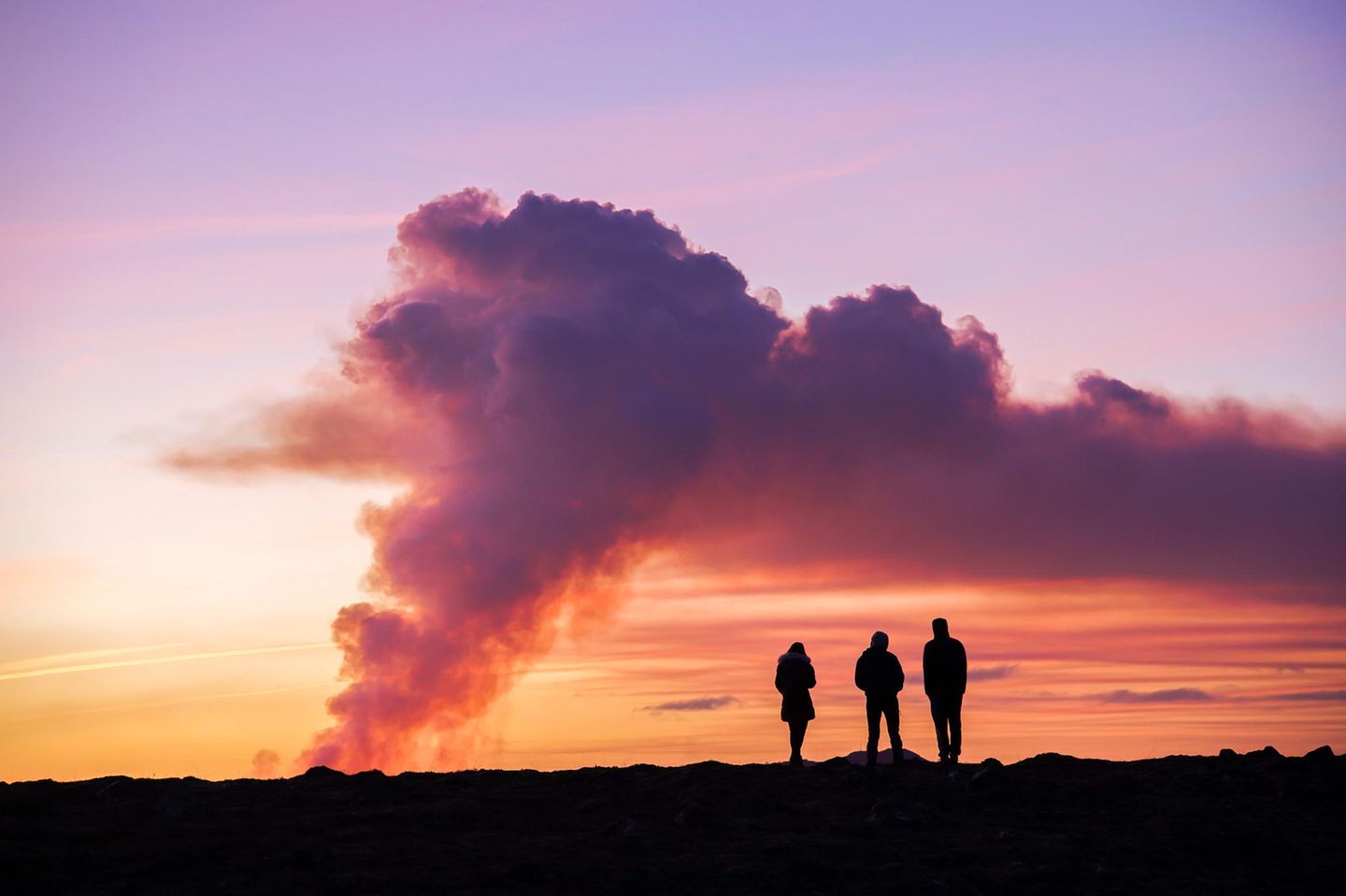 "Beängstigende Phase des Umbruchs" Menschen betrachten den Vulkanausbruch auf Island im Januar 2024