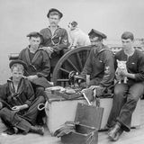 Matrosen mit Katze und Hund