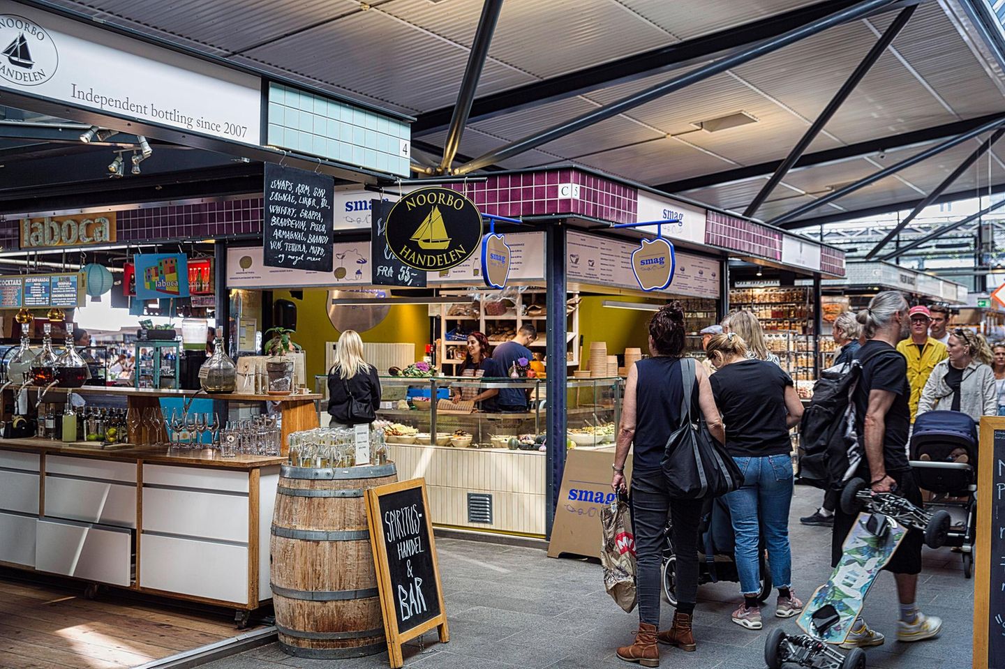 Kulinarisch genießen in der Markthalle Torvehallerne Markthalle mit Ständen