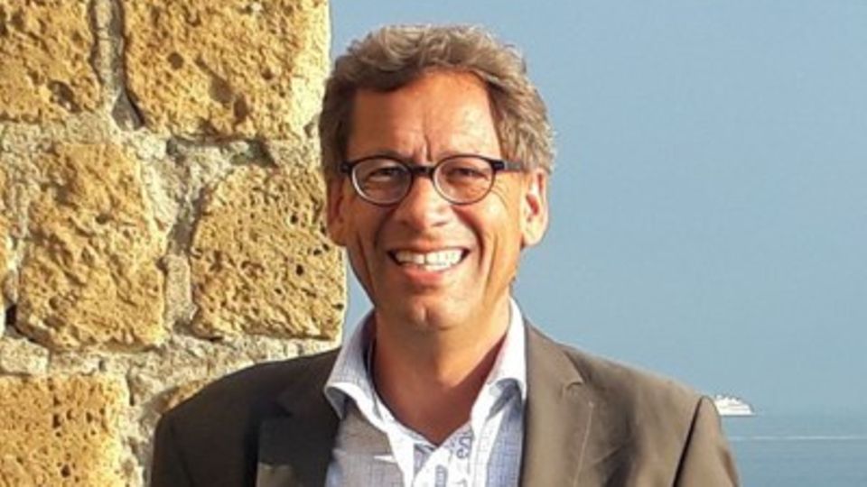 Prof. Dr. Daniel-Erasmus Khan Prof. Dr. Daniel-Erasmus Khan