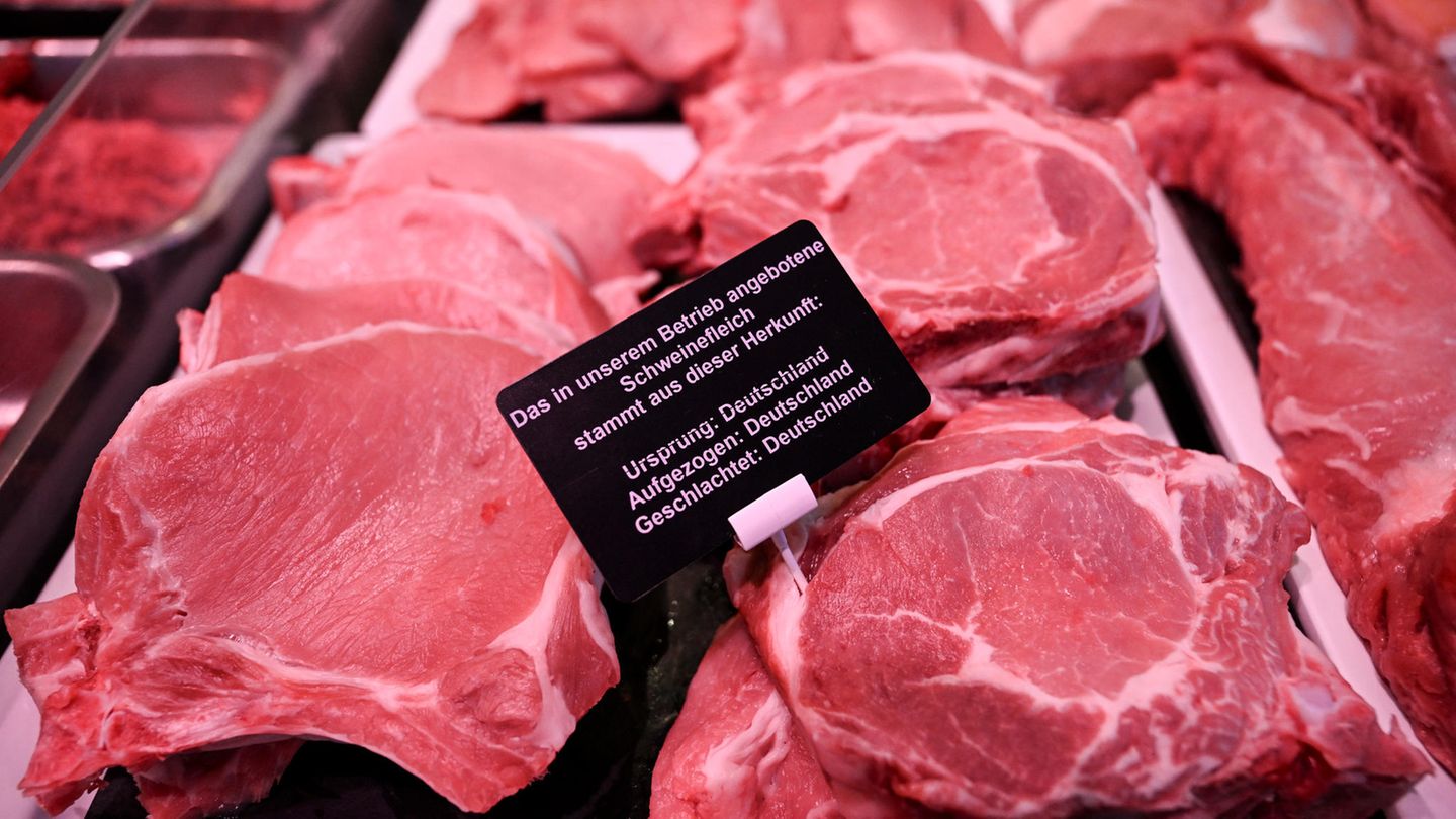 Seit dem 1. Februar 2024 muss die Herkunft auch von unverpacktem Schweinefleisch angegeben sein