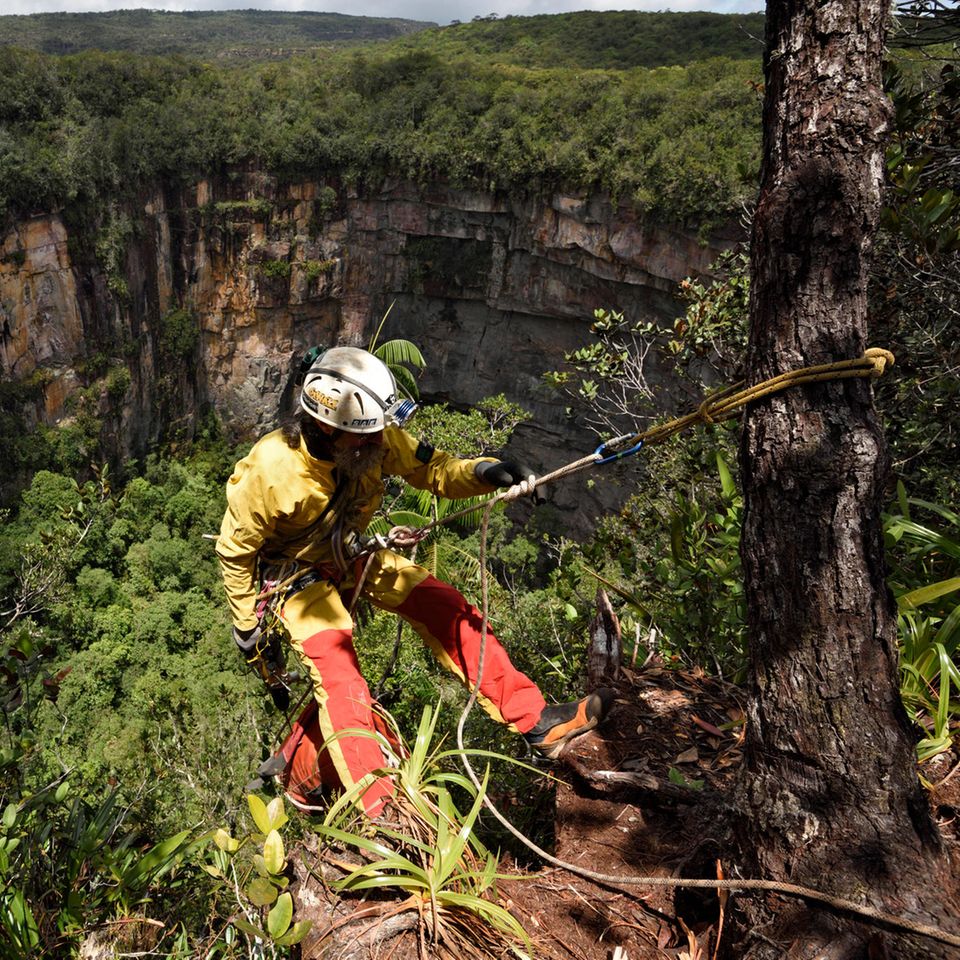 Person seilt sich ab
