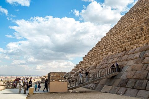 Blick auf Menkaure-Pyramide