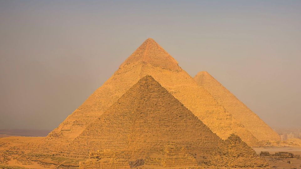 Blick auf die drei Pyramiden von Gizeh