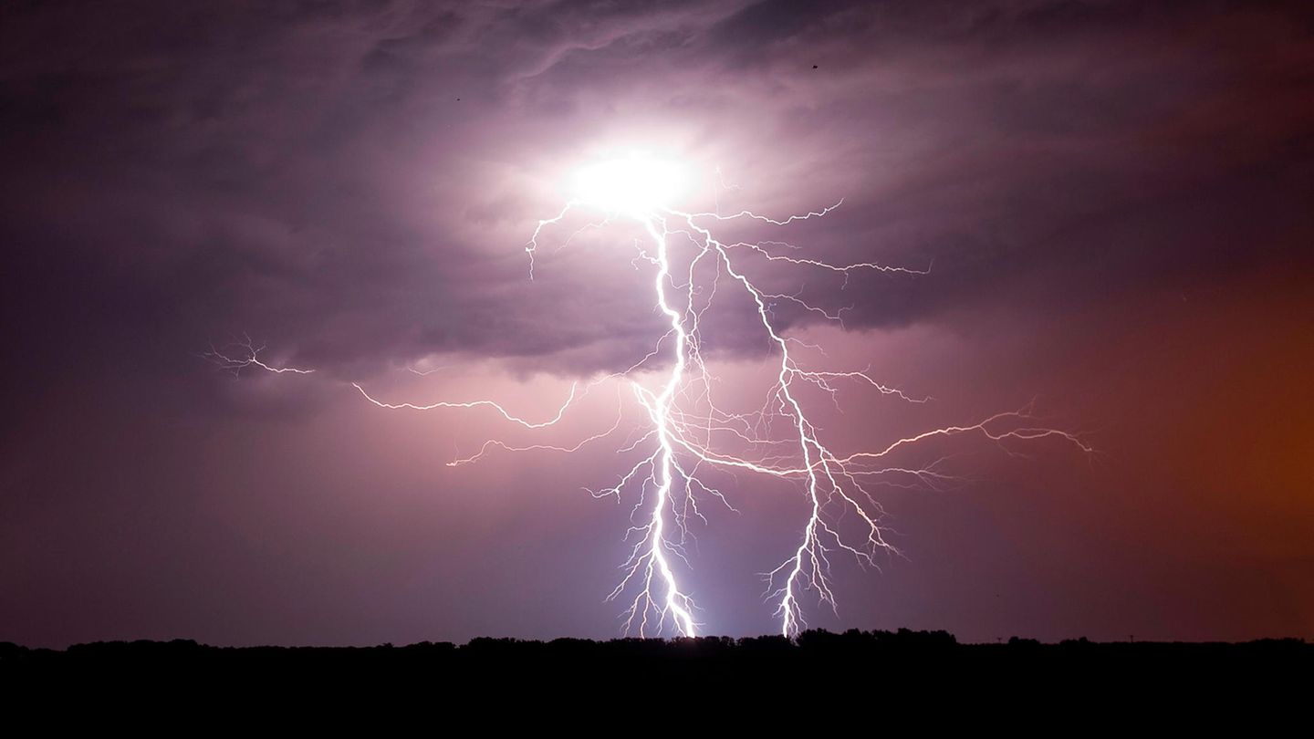 Wie entsteht ein Blitz?