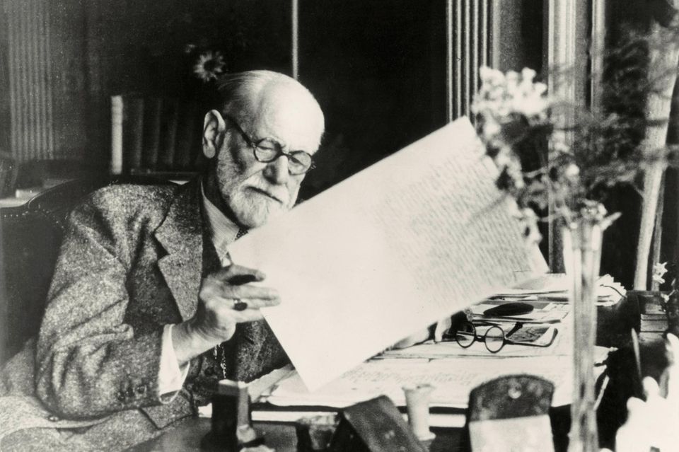 Freud in London am Schreibtisch