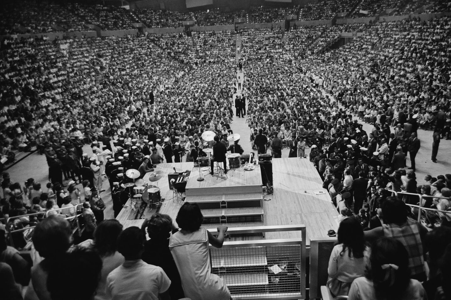 Eine neue Dimension Die Beatles treten vor tausenden Fans in Seattle auf