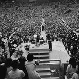 Die Beatles treten vor tausenden Fans in Seattle auf