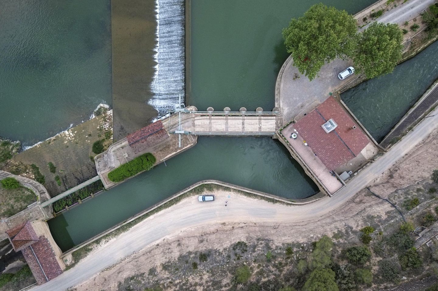 Der Canal de l'Urgell im katalonischen Bezirk Lleida dient hauptsächlich der Bewässerung. Sein Einzugsgebiet umfasst 70.000 Hektar landwirtschaftliche Flächen und 77.000 Einwohner. Aufgrund der anhaltenden Trockenheit wird der 161 Jahre alte Bewässerungskanal in diesem Jahr nicht genutzt werden