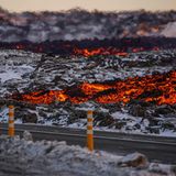 Straße auf Island wegen Lava