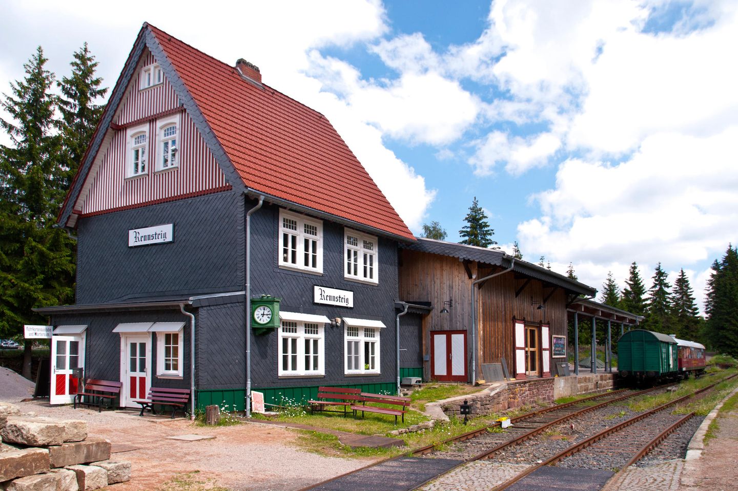 Entschleunigen auf dem Rennsteig Rennsteigbahnhof