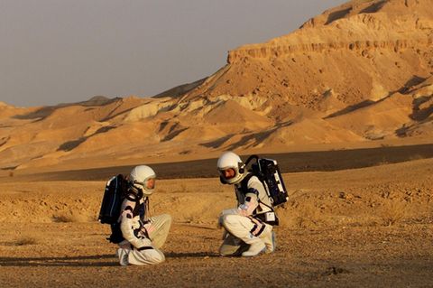 Probanden bei einem Marsmission-Testlauf in der Wüste Negev