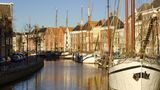 Schiffe im Hafen von Groningen