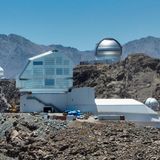 Vera C. Rubin Observatorium und Gemini Sur Observatorium im Hintergrund