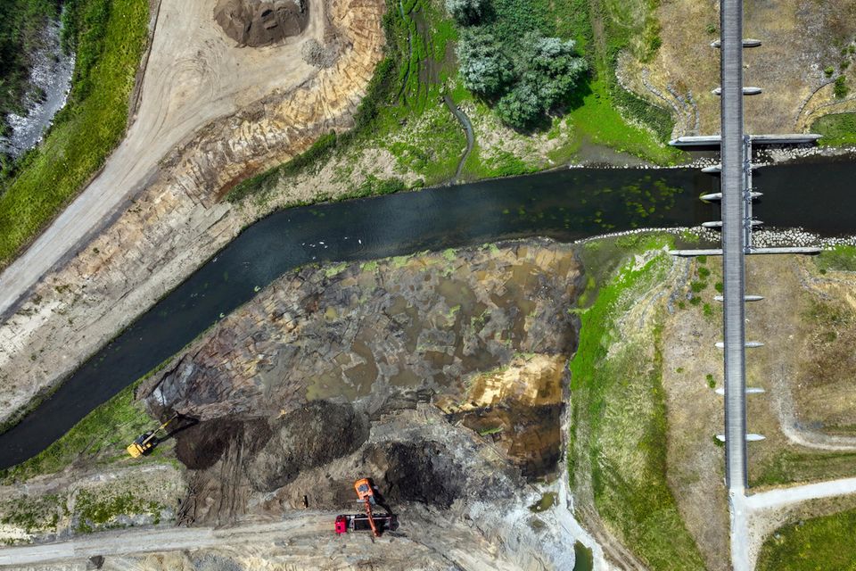 Renaturierung der Emscher-Mündung in Nordrhein-Westfalen: Der Fluss soll für wandernde Fischarten wieder durchlässig werden
