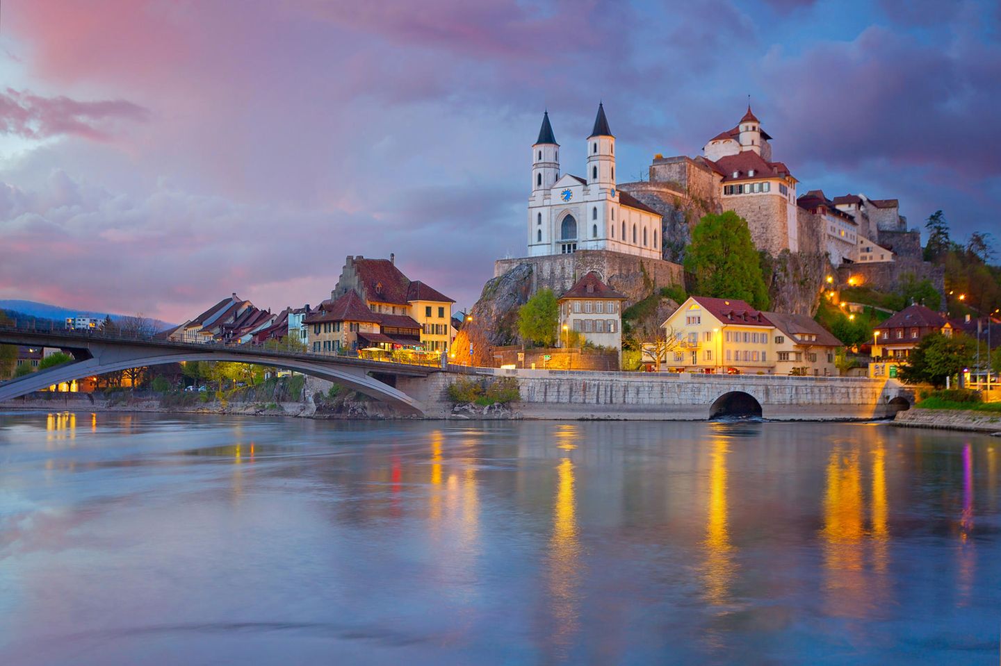 Schloss Aarburg und Fluss