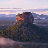 Ausblick vom Pidurangala Felsen auf den Löwenfelsen