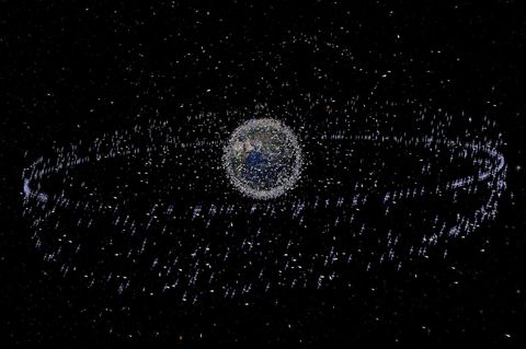 Die Erdumlaufbahn ist "zugemüllt": Tausende Teile von Satelliten, Raumstationen und Raketen umkreisen unseren Planeten