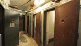 Blick in Zellen des KGB-Gefängnisses in Potsdam