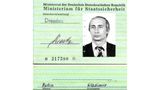 Vom KGB-Agenten zum Staatsmann Identifikationskarte von Wladimir Putin