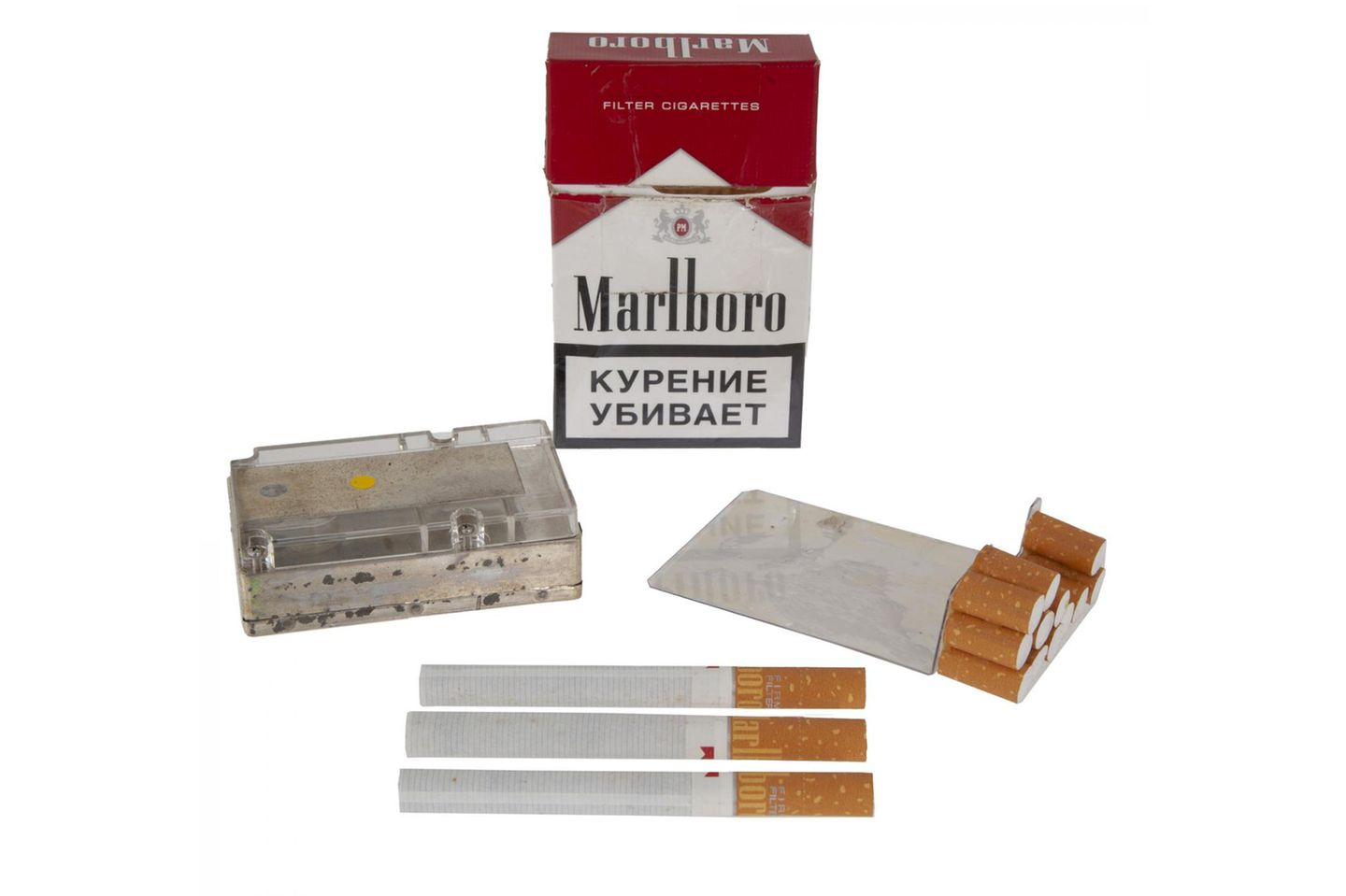 Ein Päckchen Zigaretten mit integrierter Kamera – und einigen echten Zigaretten: So konnte der Agent einer zu observierenden Person eine Zigarette anbieten und sie dabei gleichzeitig filmen