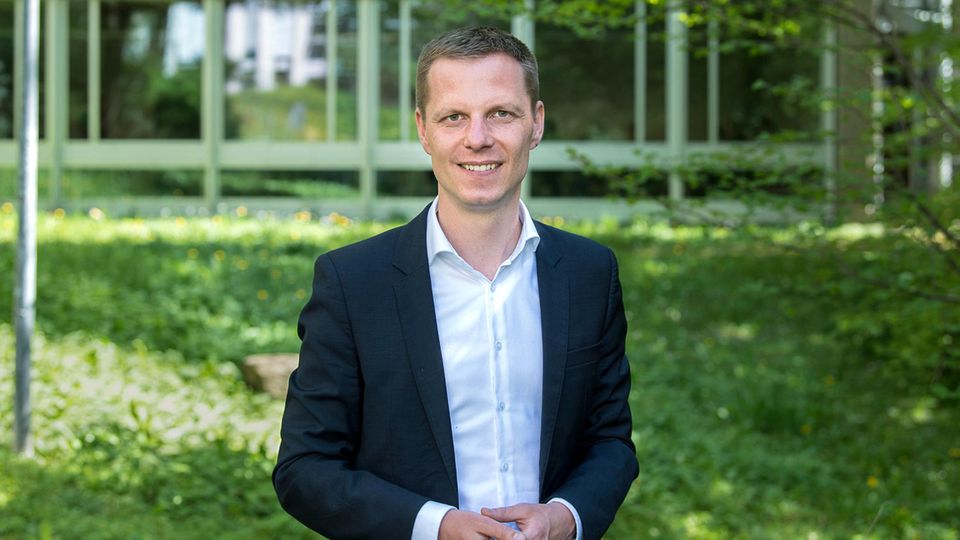 Kai Niebert forscht und lehrt als Nachhaltigkeitsexperte an der Universität Zürich und steht seit 2015 dem Umweltdachverband Deutscher Naturschutzring als ehrenamtlicher Präsident vor