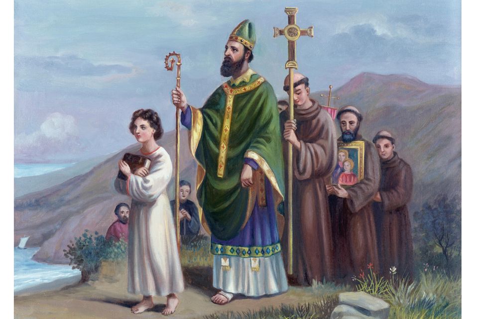 Saint Patrick mit dem Volk auf Wanderschaft