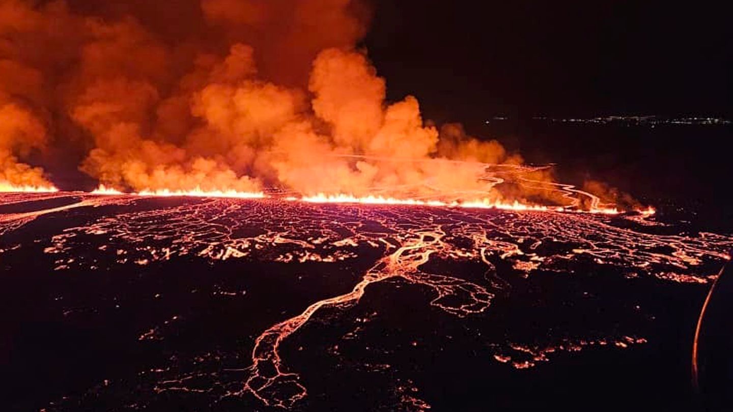 Bislang mächtigste Eruption Vulkanausbruch auf Island: Lava quillt aus einem Vulkan zwischen Hagafell und Stóri-Skógfell