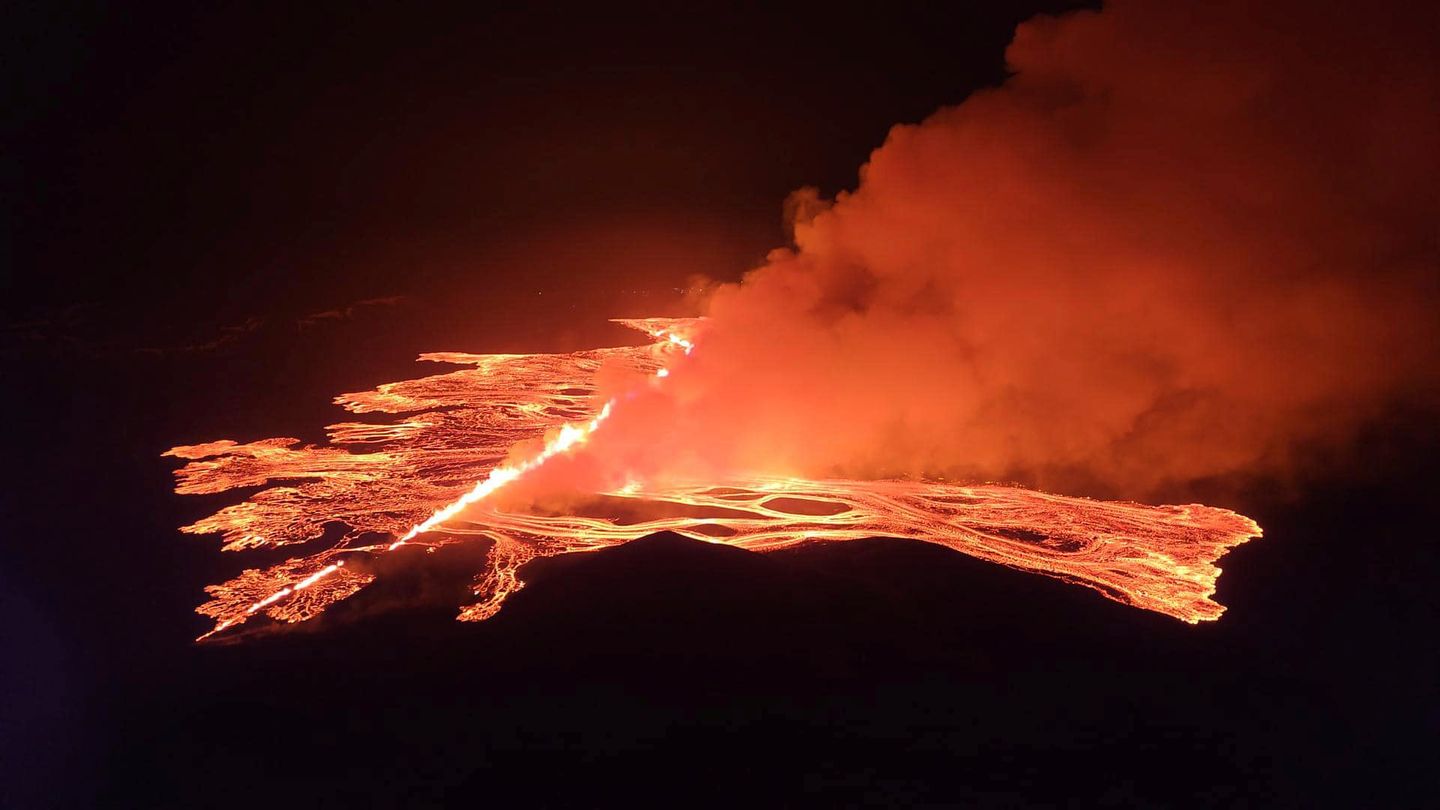 Ausbruch von Lava aus einem Vulkan zwischen Hagafell und Stóri-Skógfell