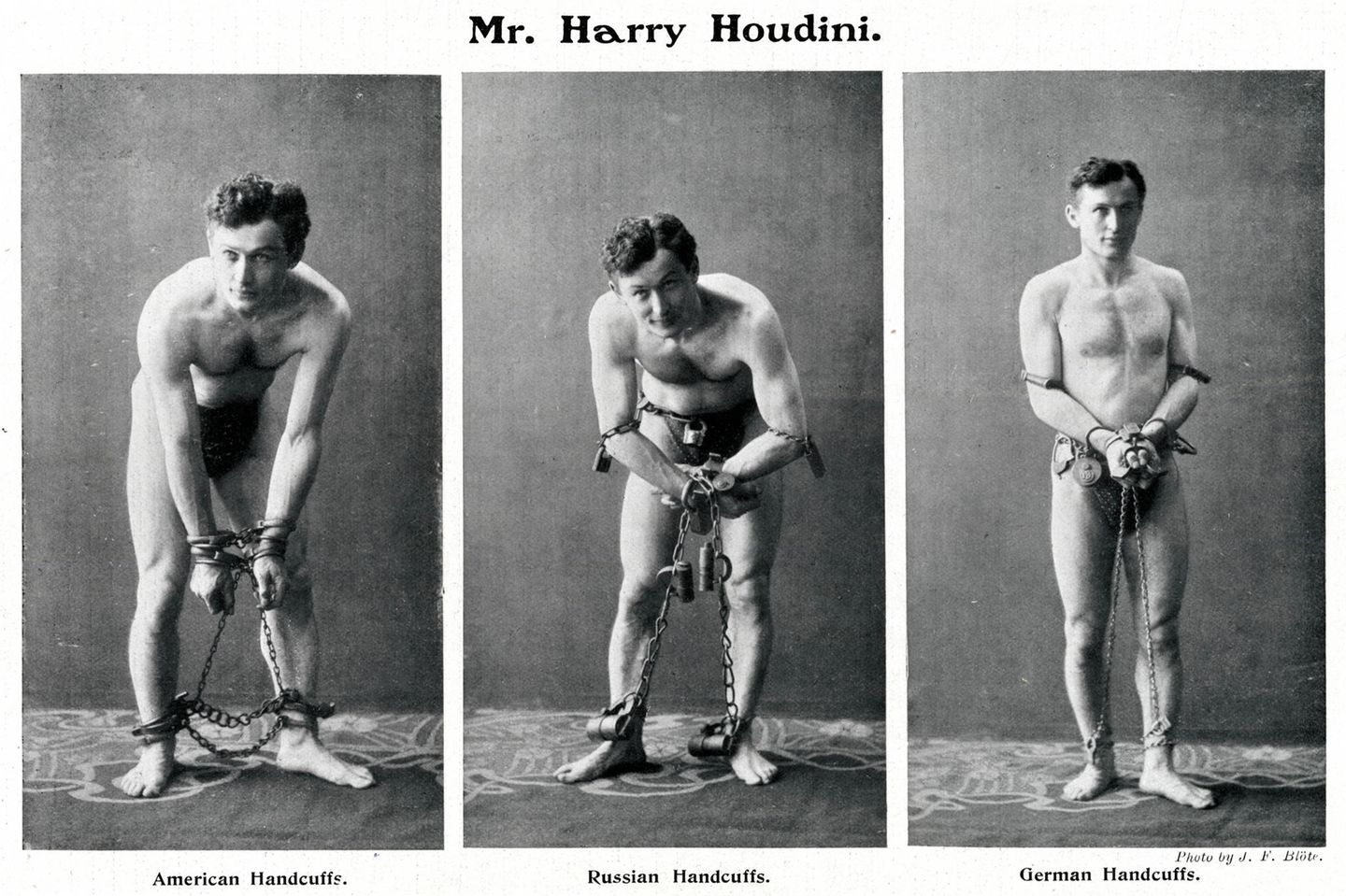 Auf drei Fotos posiert der nur mit einem Lendenschurz bekleidete Houdini mit verschiedenen Handschellen-Typem.