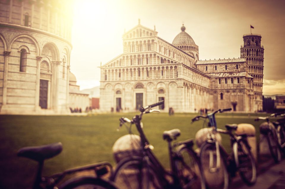 Der schiefe Turm von Pisa am Campo die Miracoli 1.2995