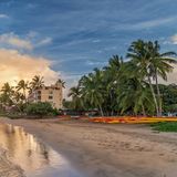 Sugar Beach Kanu Club auf Hawaii im Sonnenuntergang