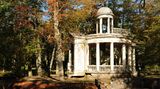 Die "Liebesinsel" im neu renovierten  und   restaurierten Kemeri Historical Park bei Jurmala/Riga/Lettland