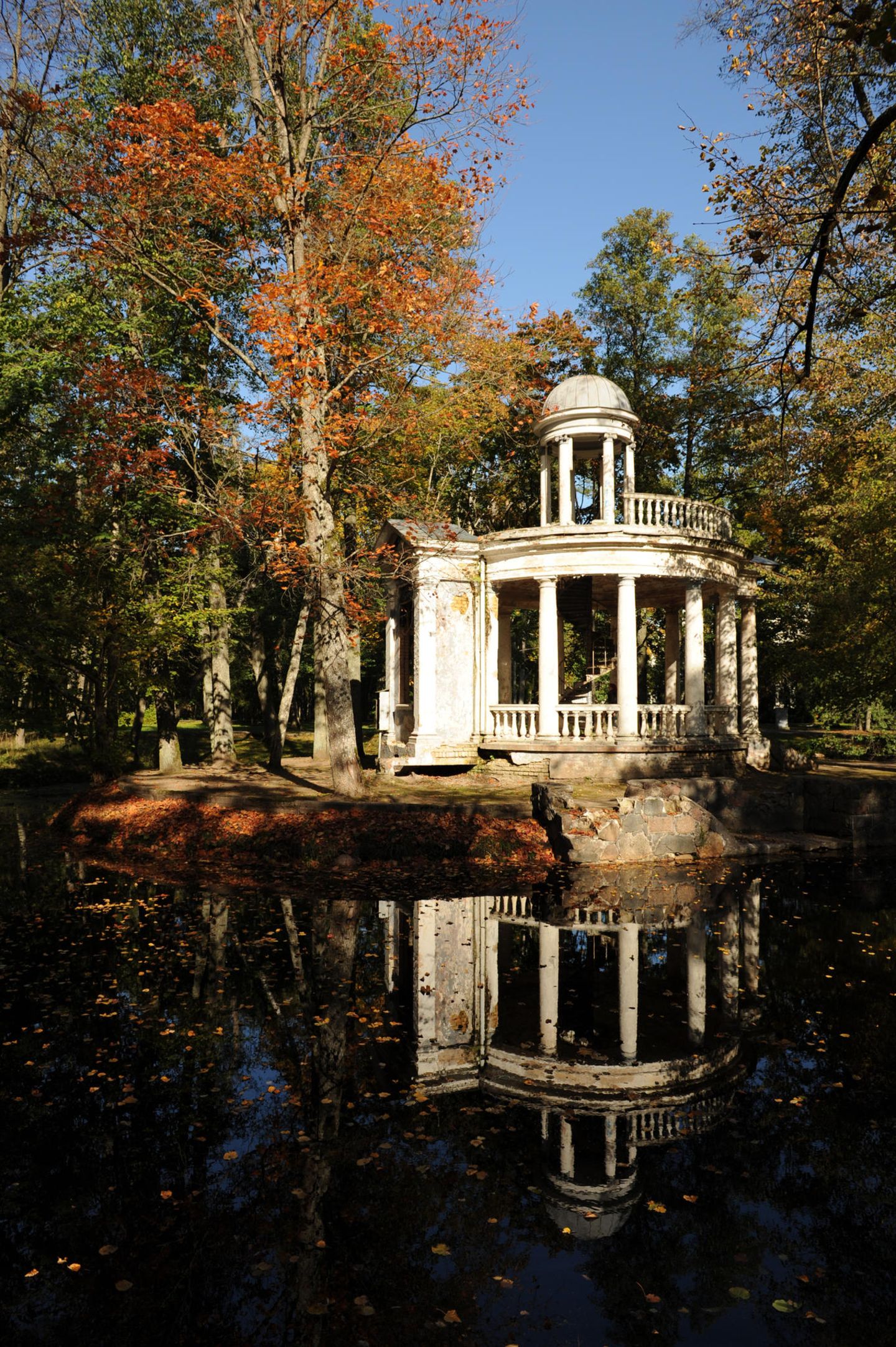 Die "Liebesinsel" im neu renovierten  und   restaurierten Kemeri Historical Park bei Jurmala/Riga/Lettland