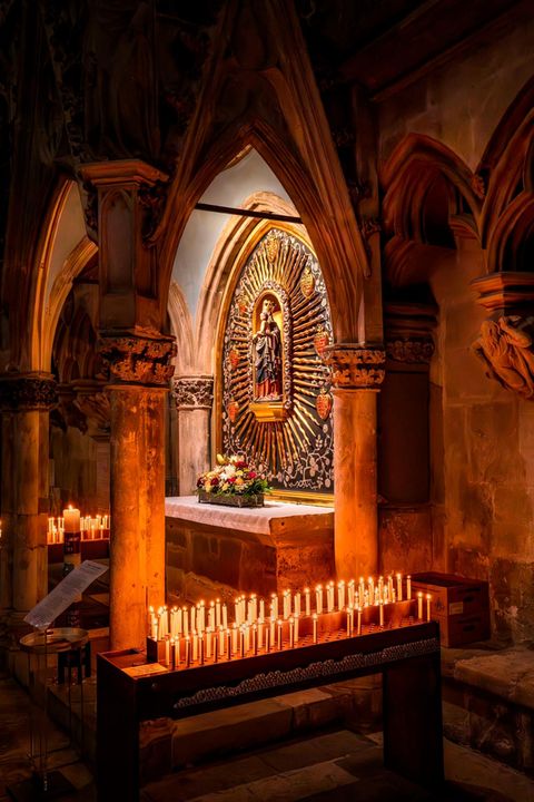 Kerzen an einem Altar