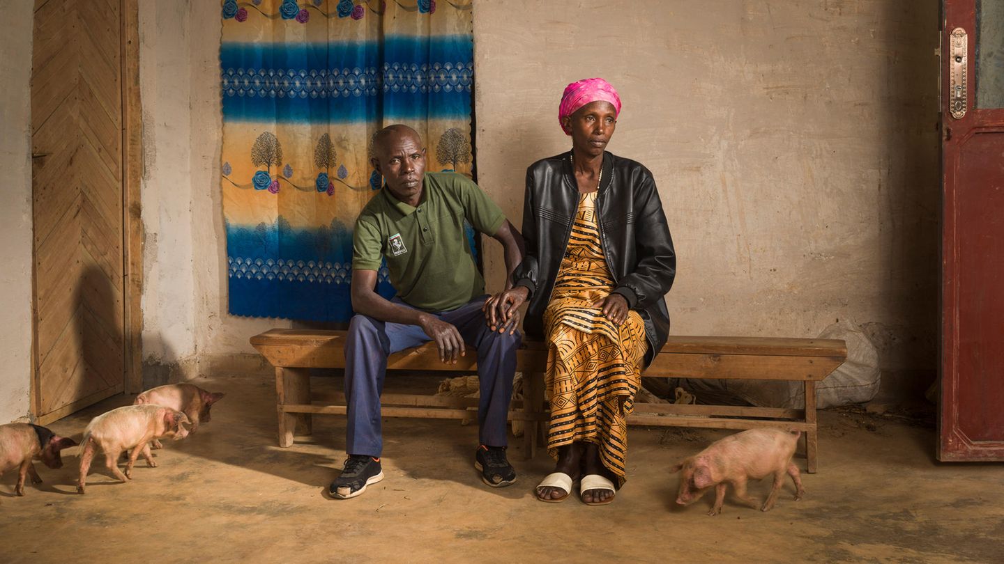 Marc Nyandekwe (l.) ermordete während des Völkermords die ältere Schwester von Marianna Nyiranta­gorama (r.). Nach einer Therapie lernte Marianna, ihm zu verzeihen