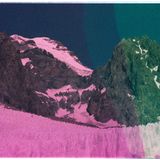 Berge mit einem lila Stich durch die analoge Kamera