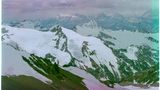 Berge bedeckt mit Schnee