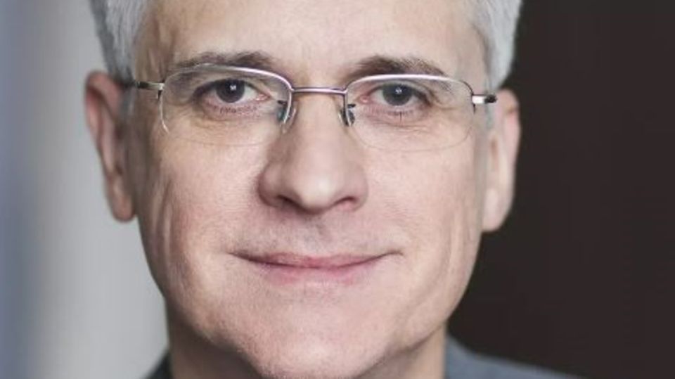 Aktuelle Studie: Robert Kless ist IFAW Regionalvertreter Deutschland & Europa und Experte für das Thema Wildtierkriminalität Robert Kless ist IFAW Regionalvertreter Deutschland & Europa und Experte für das Thema Wildtierkriminalität