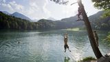 Badende Kinder am Alatsee