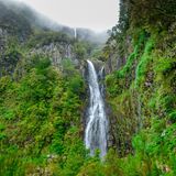 Wasserfall im Park Rabaçal auf Madeira