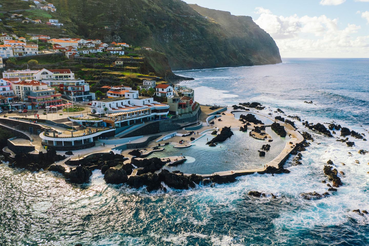Porto Moniz mit Felsenpools am Meer