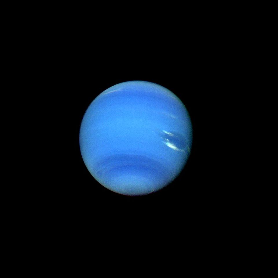 Neptun, fotografiert 1989 von der Sonde Voyager 2. Neptun, fotografiert 1989 von der Sonde Voyager 2.