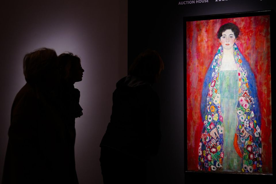 Seit Januar war "Fräulein Lieser" im Auktionshaus Kinsky in Wien zu sehen, bald tritt eins von Gustav Klimts letzten Gemälden wohl die Reise nach Asien an. Doch welche von drei jungen Cousinen ist auf dem Bild zu sehen?  
