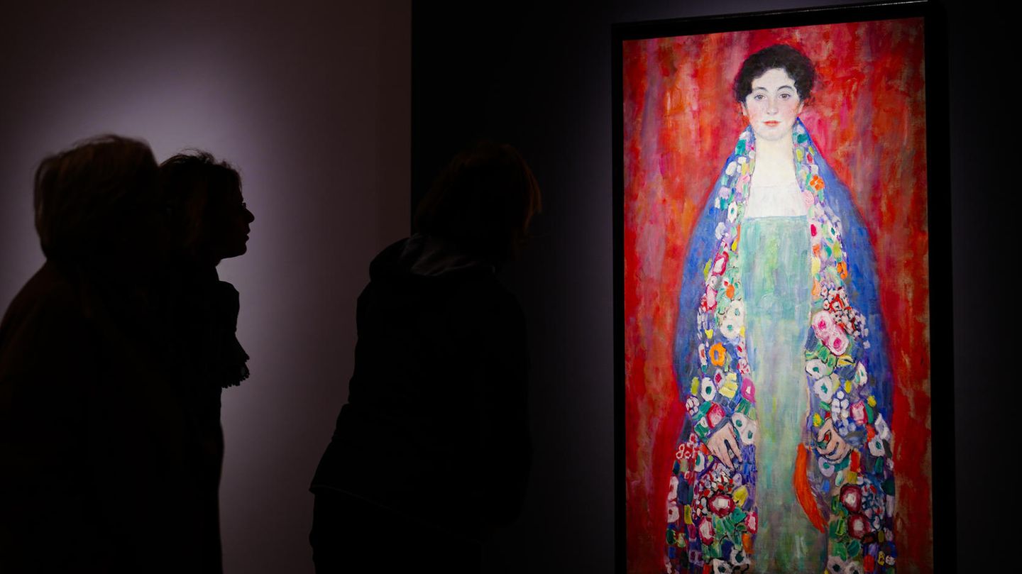Seit Januar war "Fräulein Lieser" im Auktionshaus Kinsky in Wien zu sehen, bald tritt eins von Gustav Klimts letzten Gemälden wohl die Reise nach Asien an. Doch welche von drei jungen Cousinen ist auf dem Bild zu sehen?  