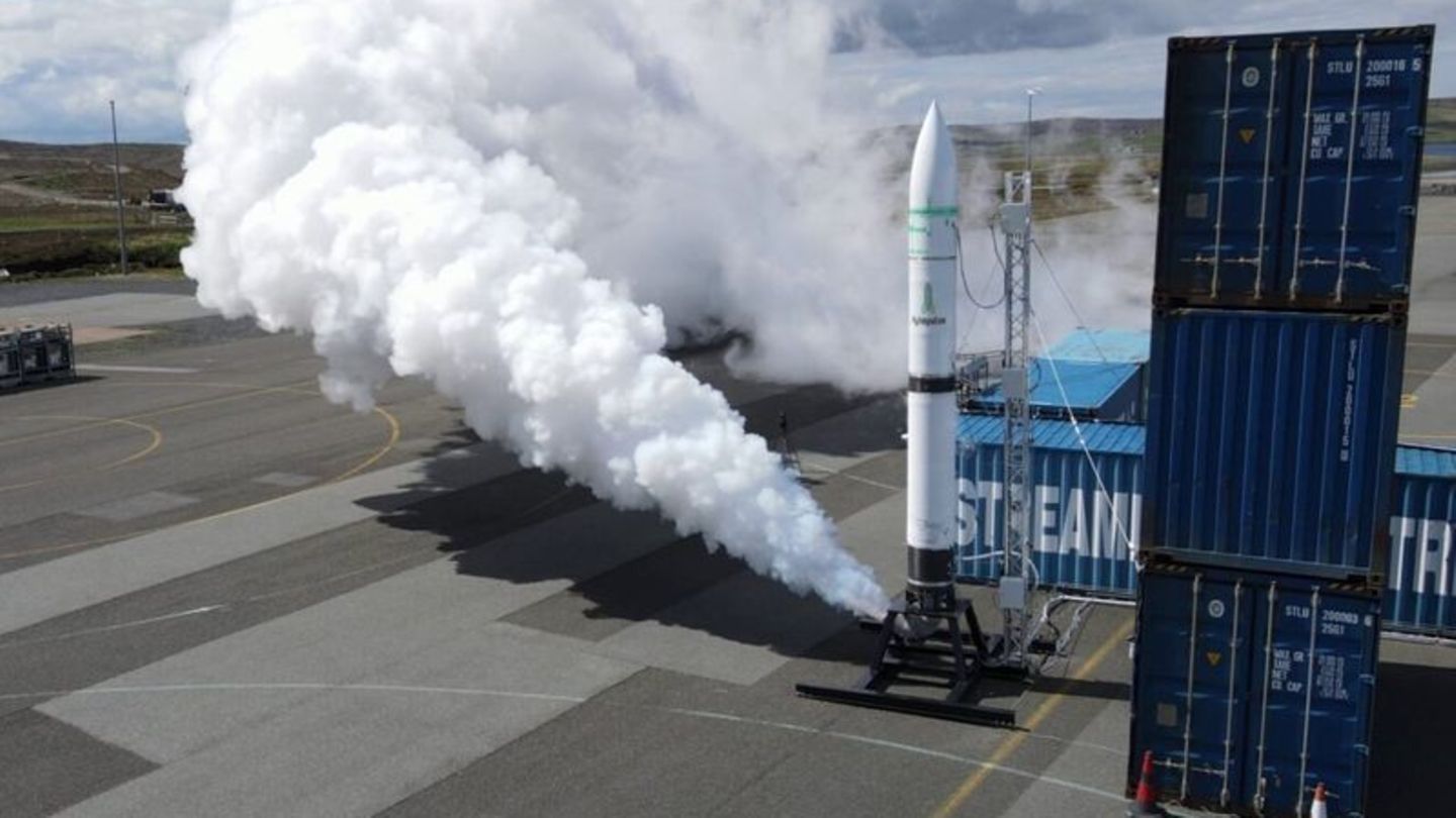 60 Kilometer in die Höhe will das Unternehmen HyImpulse die Trägerrakete SR75 schicken. Foto: HyImpulse/dpa